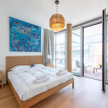 Sea View Waterfront - Happy Apartment