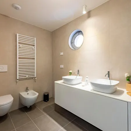 Sea View Waterfront - Happy Apartment *