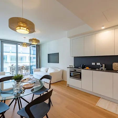 Sea View Waterfront - Happy Apartment