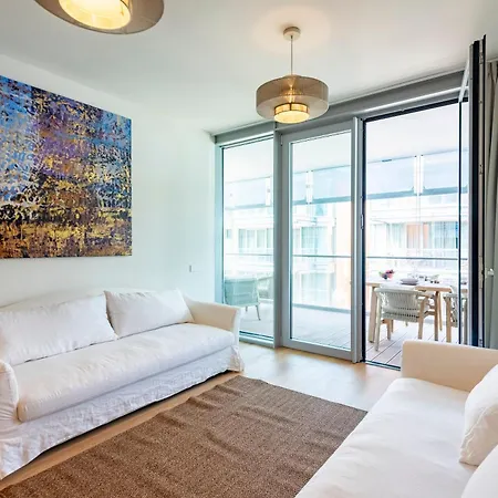 Sea View Waterfront - Happy Apartment