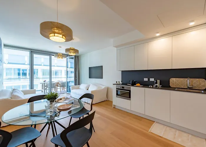 Sea View Waterfront - Happy Apartment