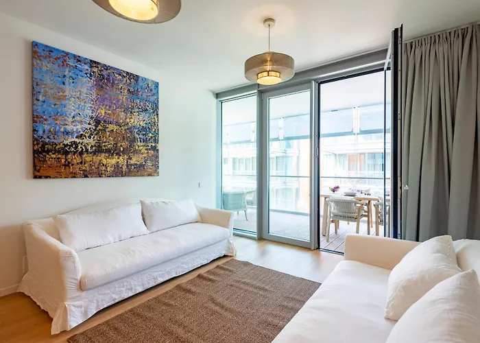 Sea View Waterfront - Happy Apartment